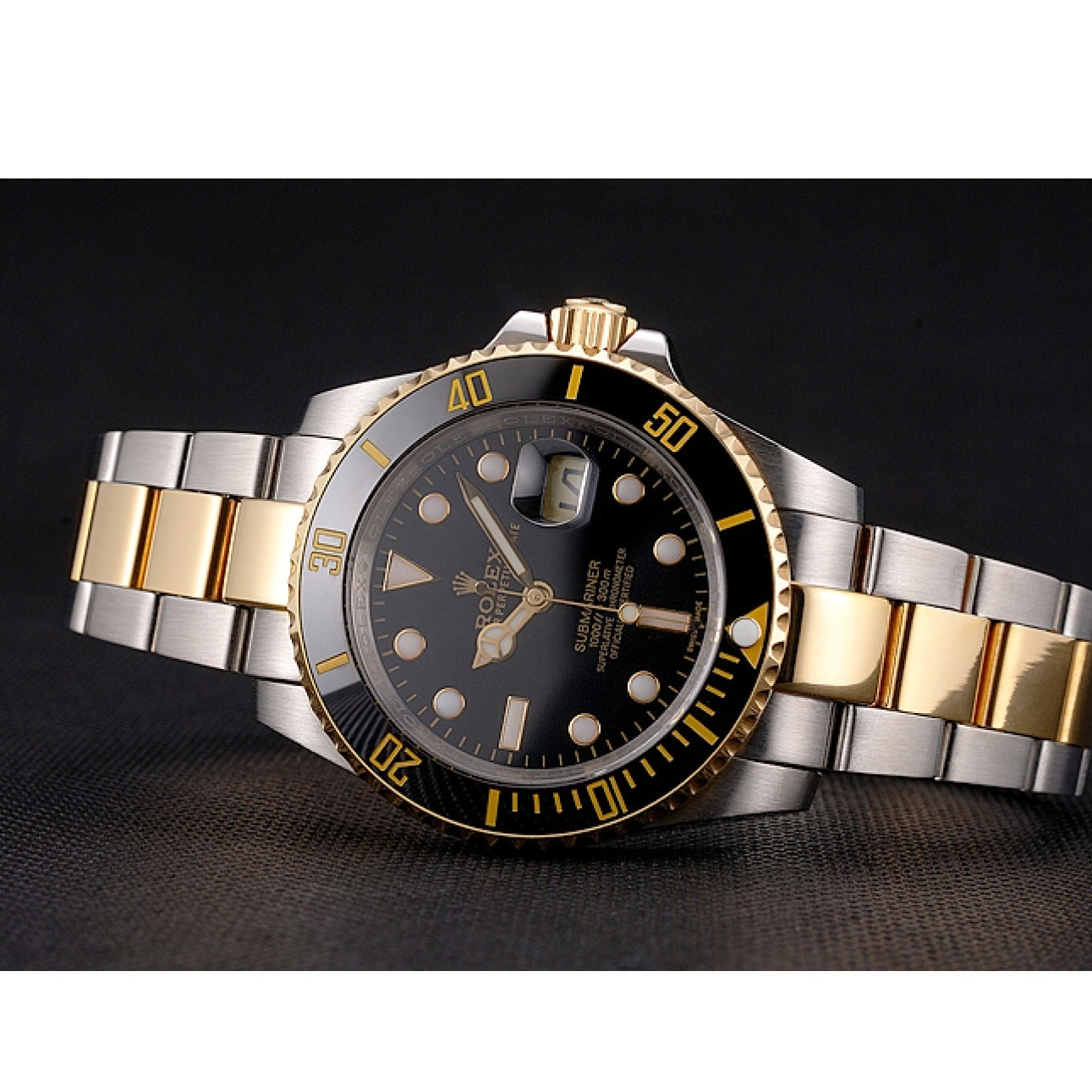 Aaa replica watch Gold Steel Swiss Bezel Two Tone Bracelet Submariner And Dial Black Rolex 0215