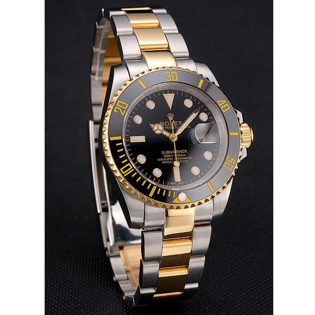 Aaa replica watch Gold Steel Swiss Bezel Two Tone Bracelet Submariner And Dial Black Rolex 0215